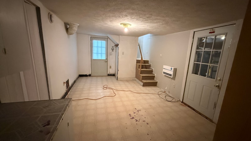 Building Photo - 235 E Main St