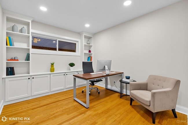 Building Photo - 4938 W Randolph St