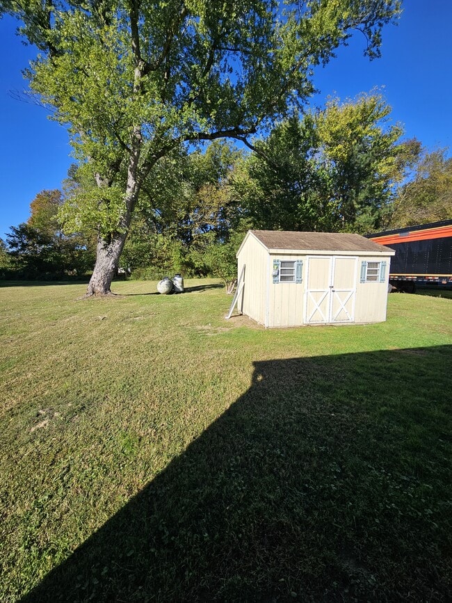 Building Photo - 8444 Hickman Rd