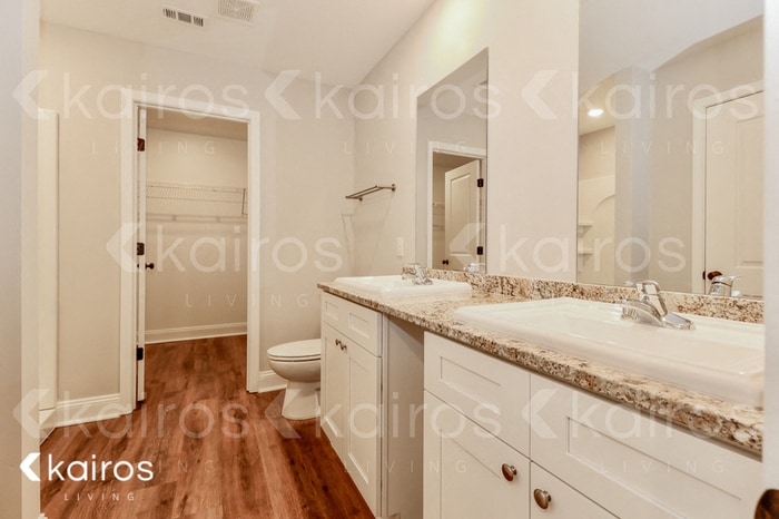 Building Photo - 153 Cottage Grove Rd