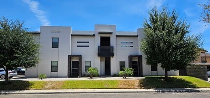 Building Photo - 2701 E Lyon St