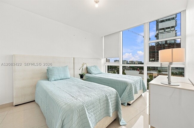 Building Photo - 18201 Collins Ave