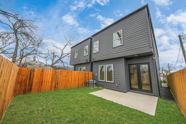 Building Photo - 4415 Coke St
