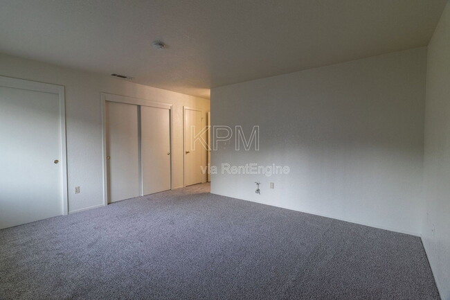 Building Photo - 8941 Blue Fox Way