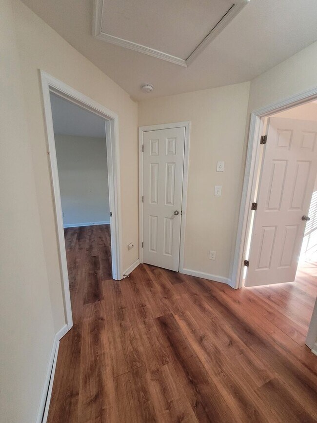 Building Photo - 8351 Thomas Jefferson Way