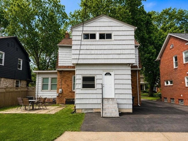 Building Photo - 2449 Dale Ave