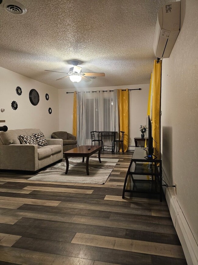 Building Photo - 1207 2nd St SW