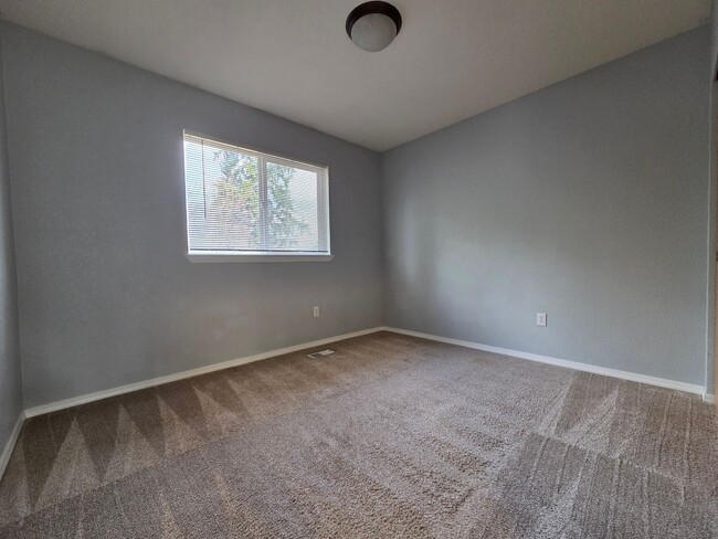 Building Photo - Beautiful Home in Spanaway!