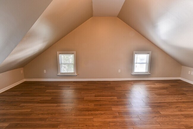 Building Photo - 142 S 29th St