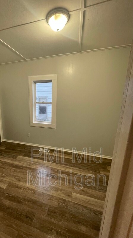 Building Photo - 1213 Lincoln