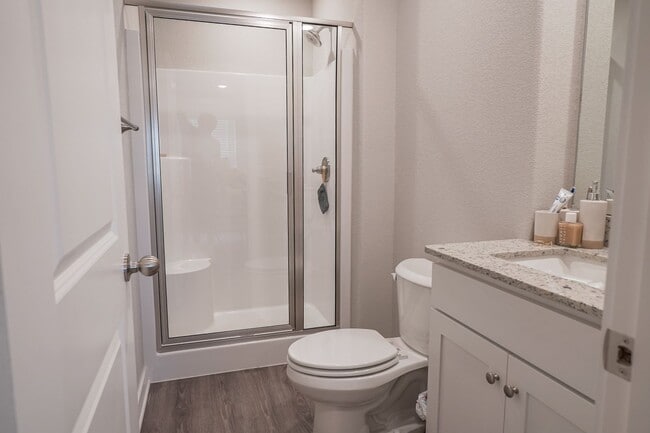 Building Photo - 2 bedroom 2.5 baths! Now Preleasing!