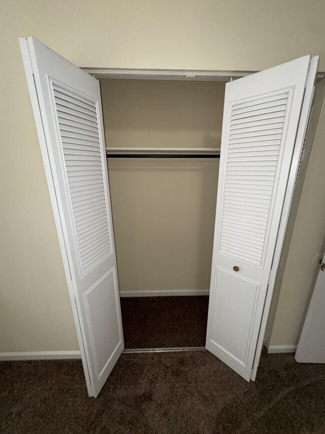 Building Photo - 1127 Harness Dr