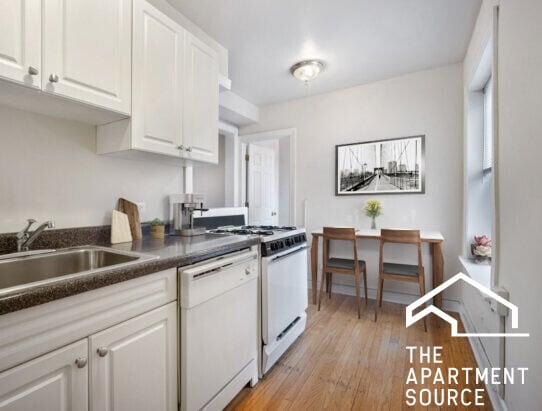 Building Photo - 3003 N Racine Ave