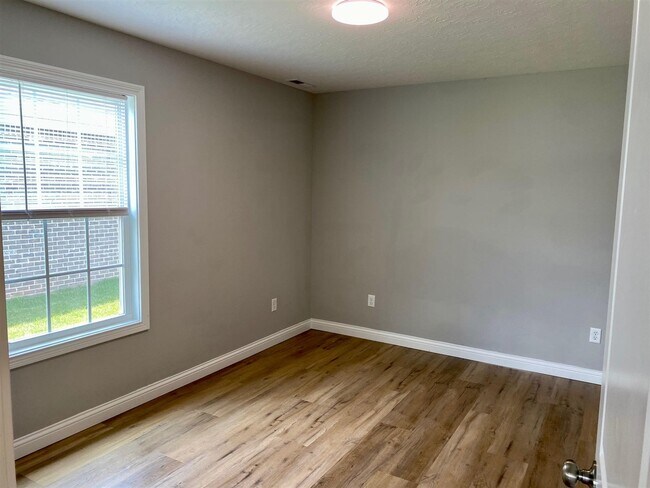 Building Photo - 524 Denver Cir
