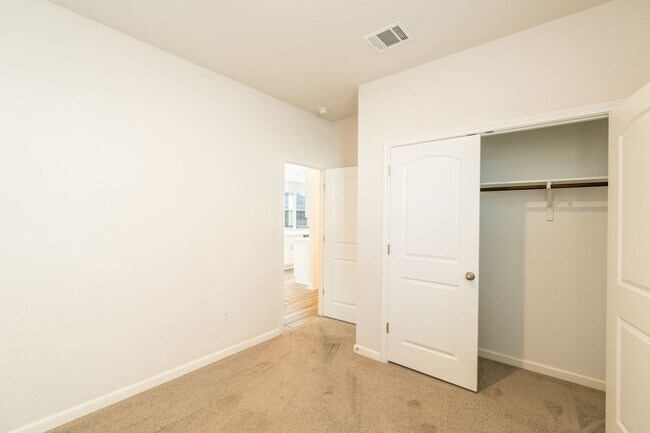 Building Photo - 838 Pepperbark Loop