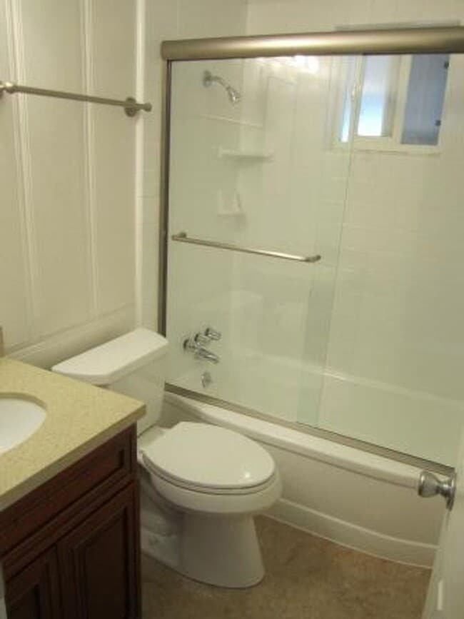 Building Photo - CHARMING 3 BEDROOM, 1 BATHROOM HOME IN DOW...