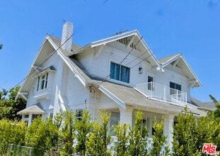 Building Photo - 1157 Irolo St