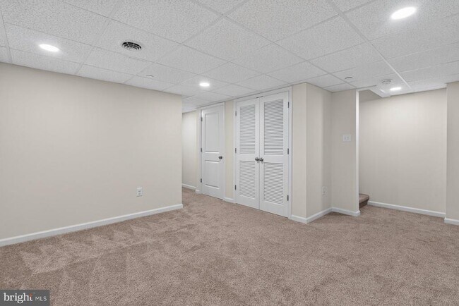 Building Photo - 109 Holstein Dr
