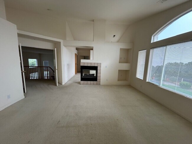 Building Photo - 19535 Cortina Ct