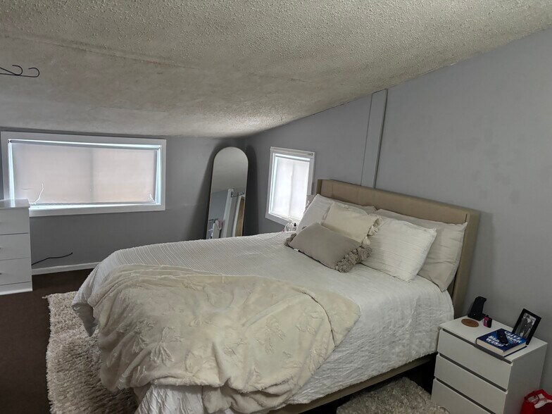 Building Photo - 6 Forest Pl