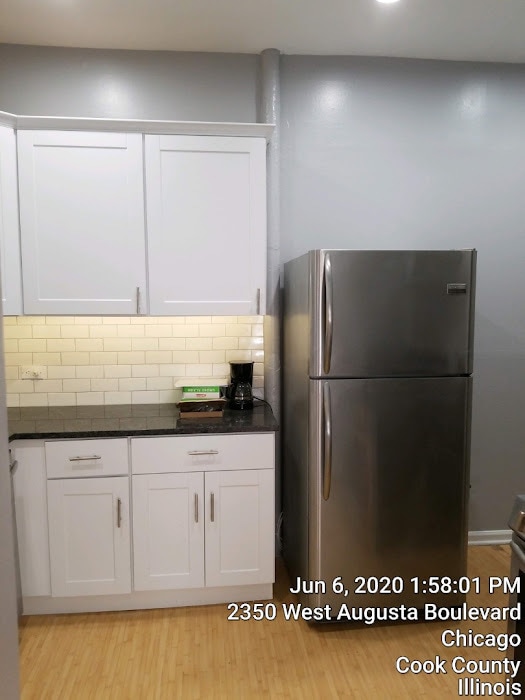 Building Photo - 2350 W Augusta Blvd