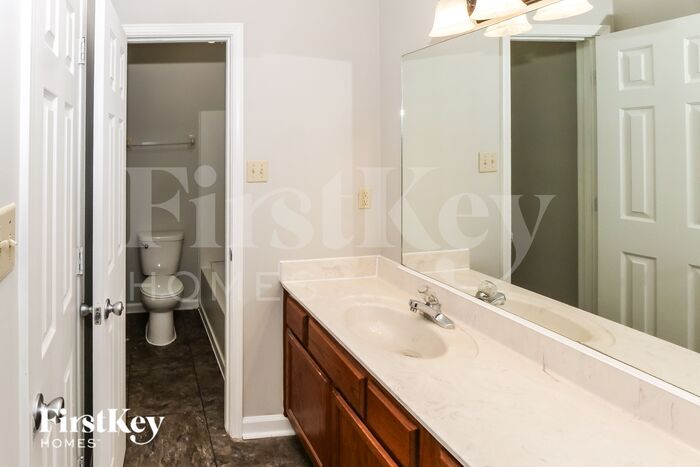 Building Photo - 5923 Willow Springs Dr