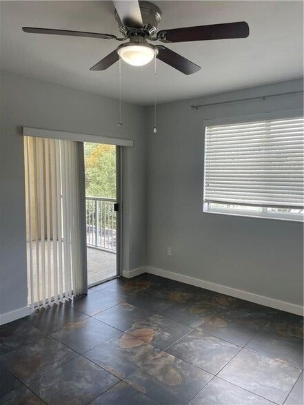 Building Photo - 2640 S University Dr