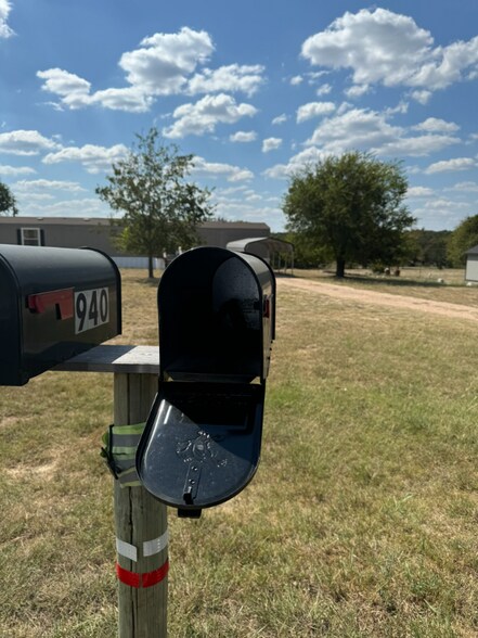 Building Photo - 930 County Rd 3390