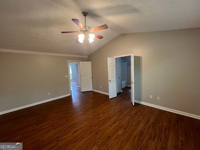 Building Photo - 3770 Oak Park Dr