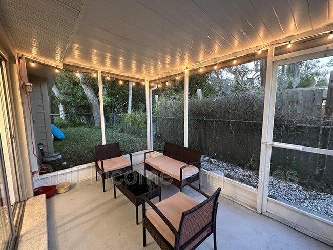 Building Photo - 621 21st St W