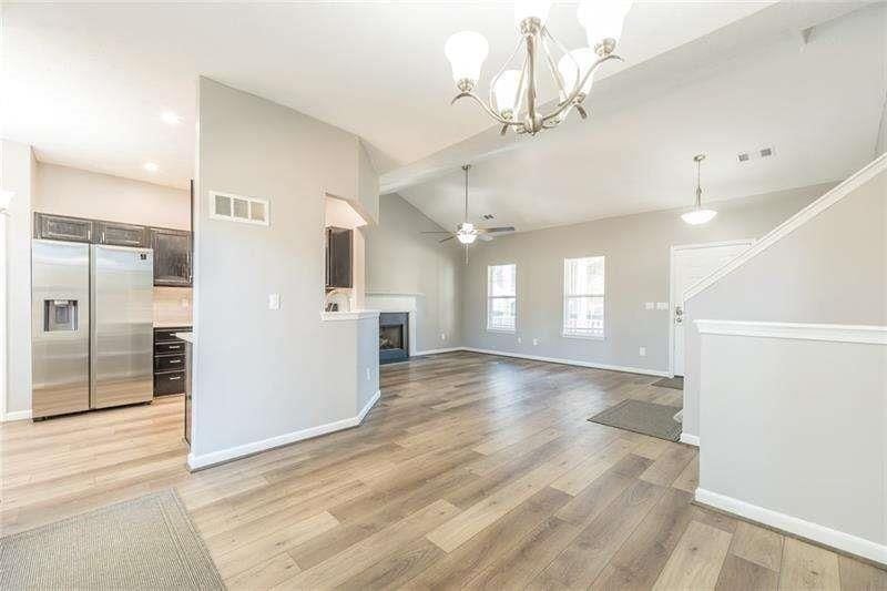 Building Photo - 2716 Lake Park Ridge W