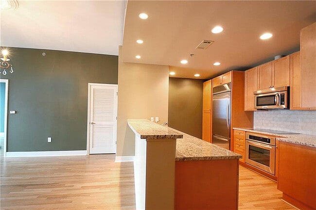 Building Photo - 2795 Peachtree Rd