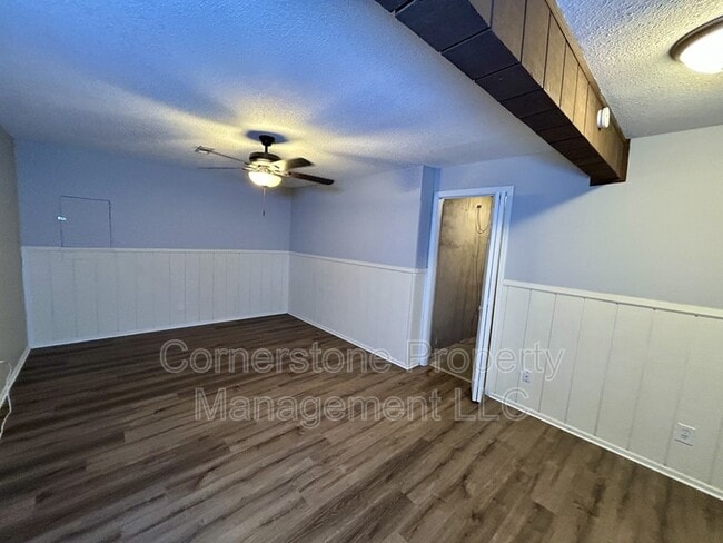 Building Photo - 1024 Jana Dr