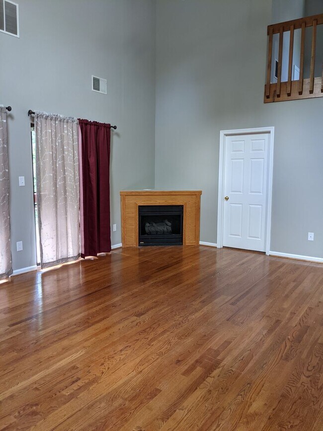 Building Photo - 2+BR/3BA with Loft in Pike Creek!