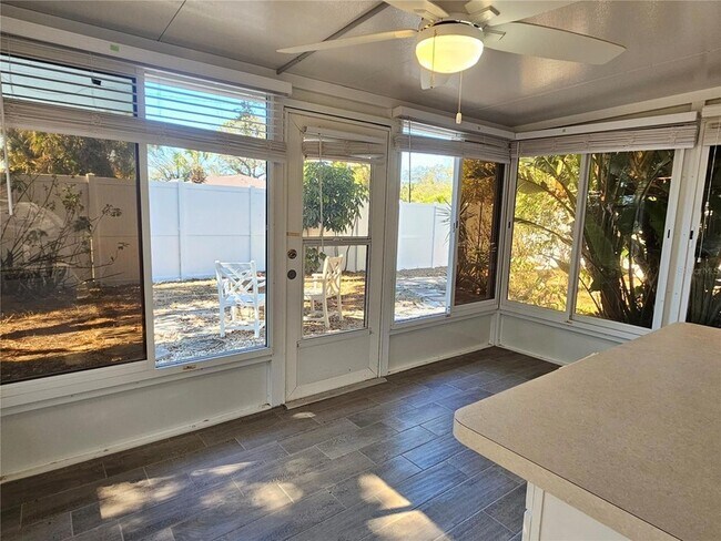 Building Photo - 272 Loyola Rd