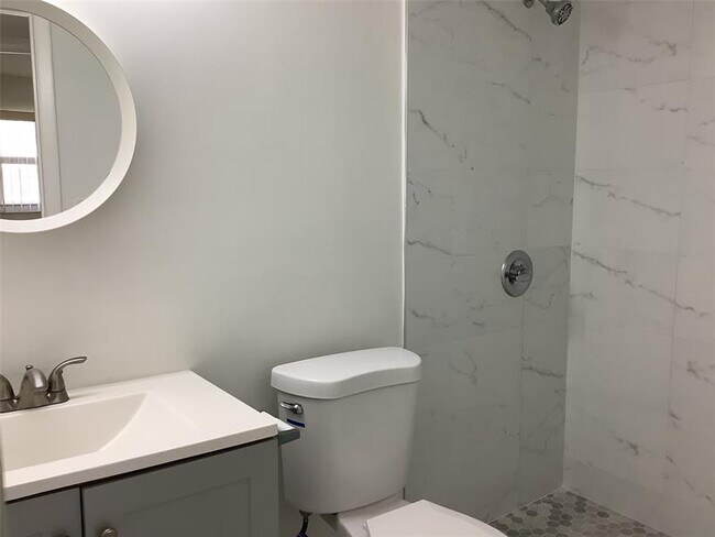 Building Photo - 8220 Sunrise Lakes Blvd