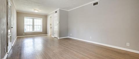 Building Photo - 2442 Oates Dr