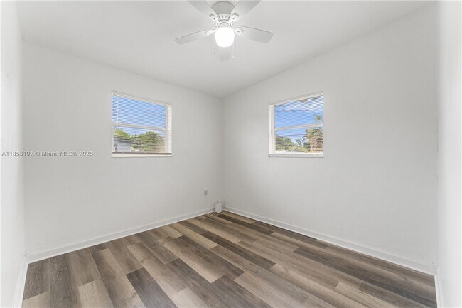Building Photo - 290 NW 29th Ave