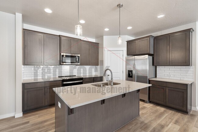 Building Photo - 1328 N Tschirley St