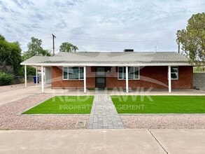 Building Photo - 751 W 3rd Pl