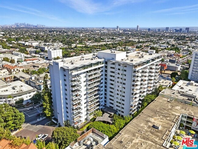 Building Photo - 1155 N La Cienega Blvd