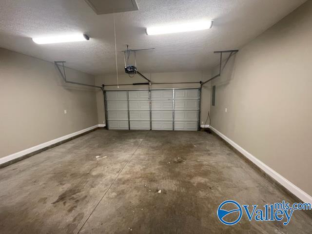 Building Photo - 21938 Williamsburg Dr