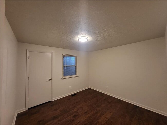 Building Photo - 3992 Joshua Ln