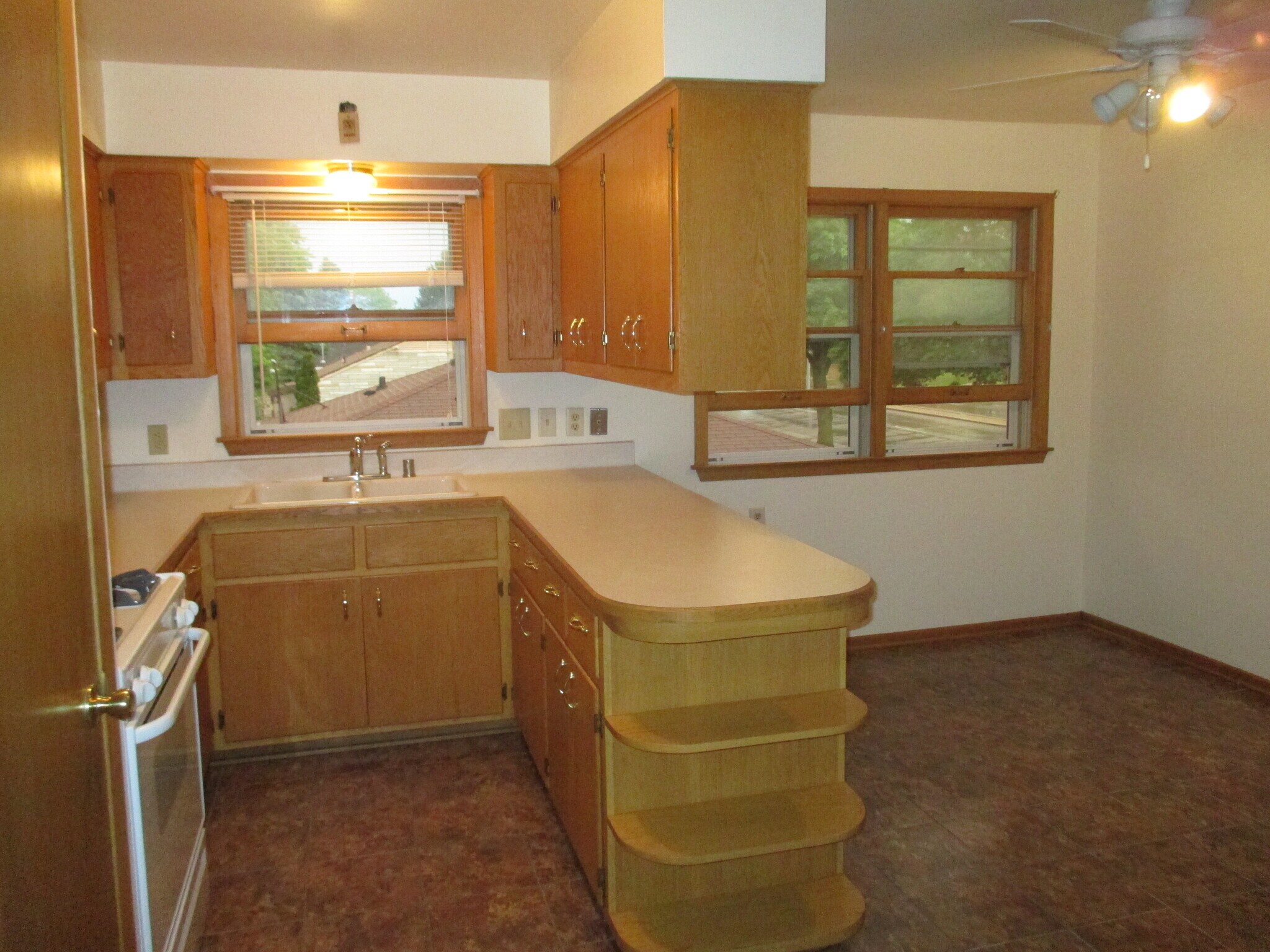 Kitchen dining area - 2710 S 68th St