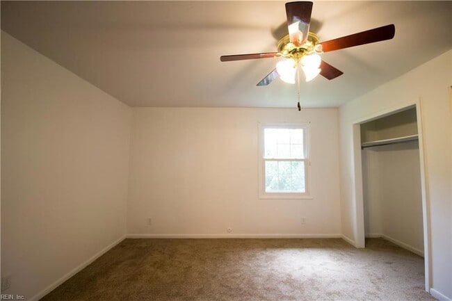 Building Photo - 1343 W 39th St