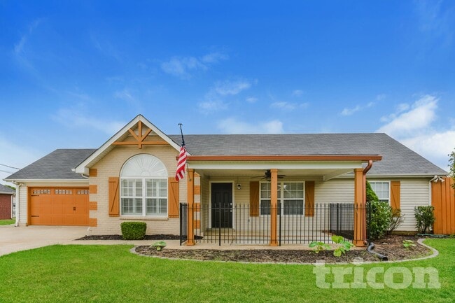 Building Photo - 2108 Montgomery Ln