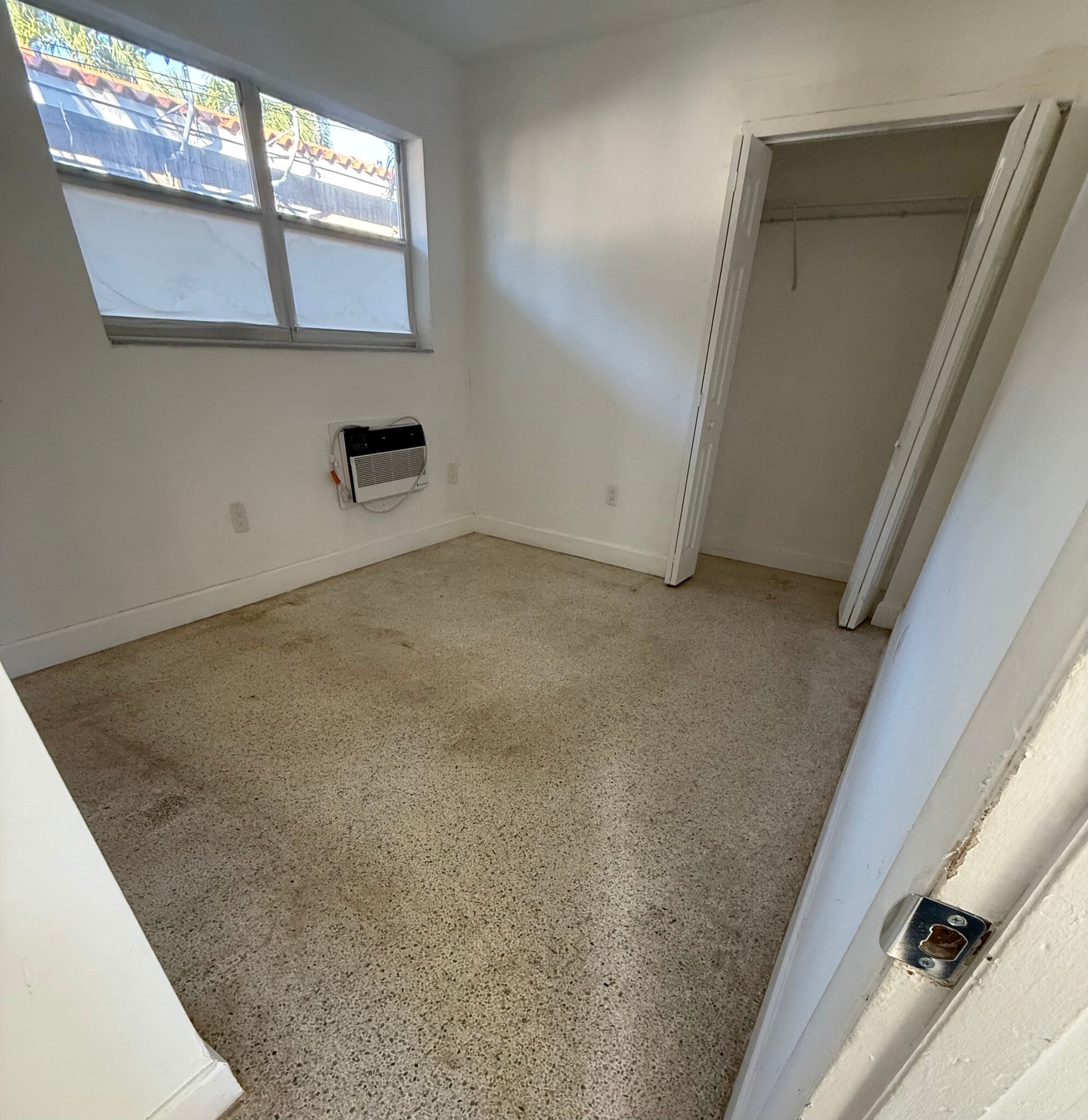 Building Photo - 585 SW 13th Ave