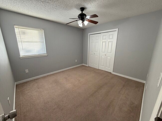 Building Photo - 1020 Mcdale Ln