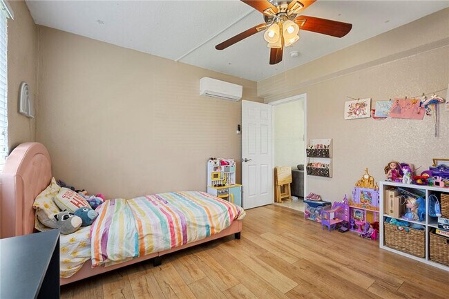 Building Photo - 2755 NE 28th Ave