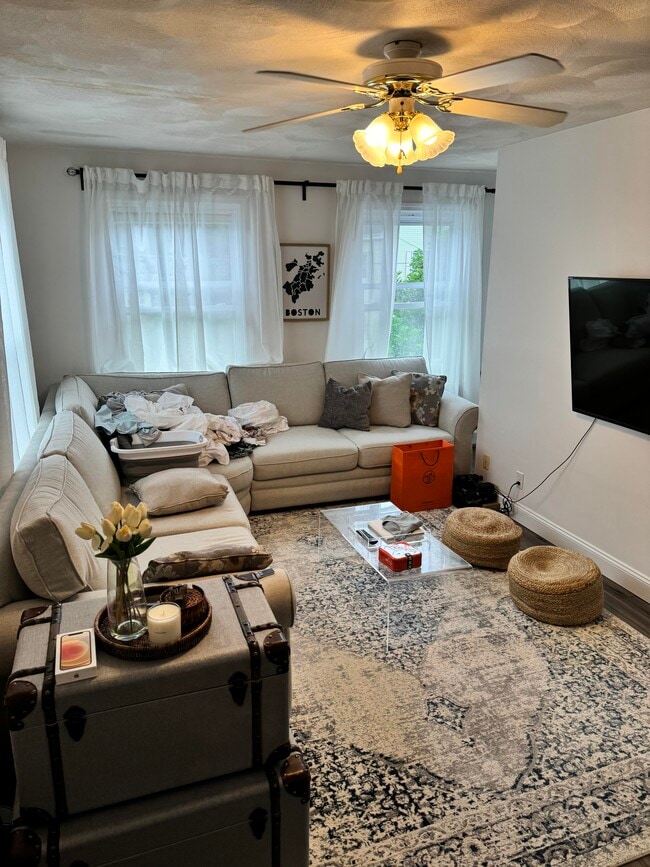 Building Photo - 95 Cherry St